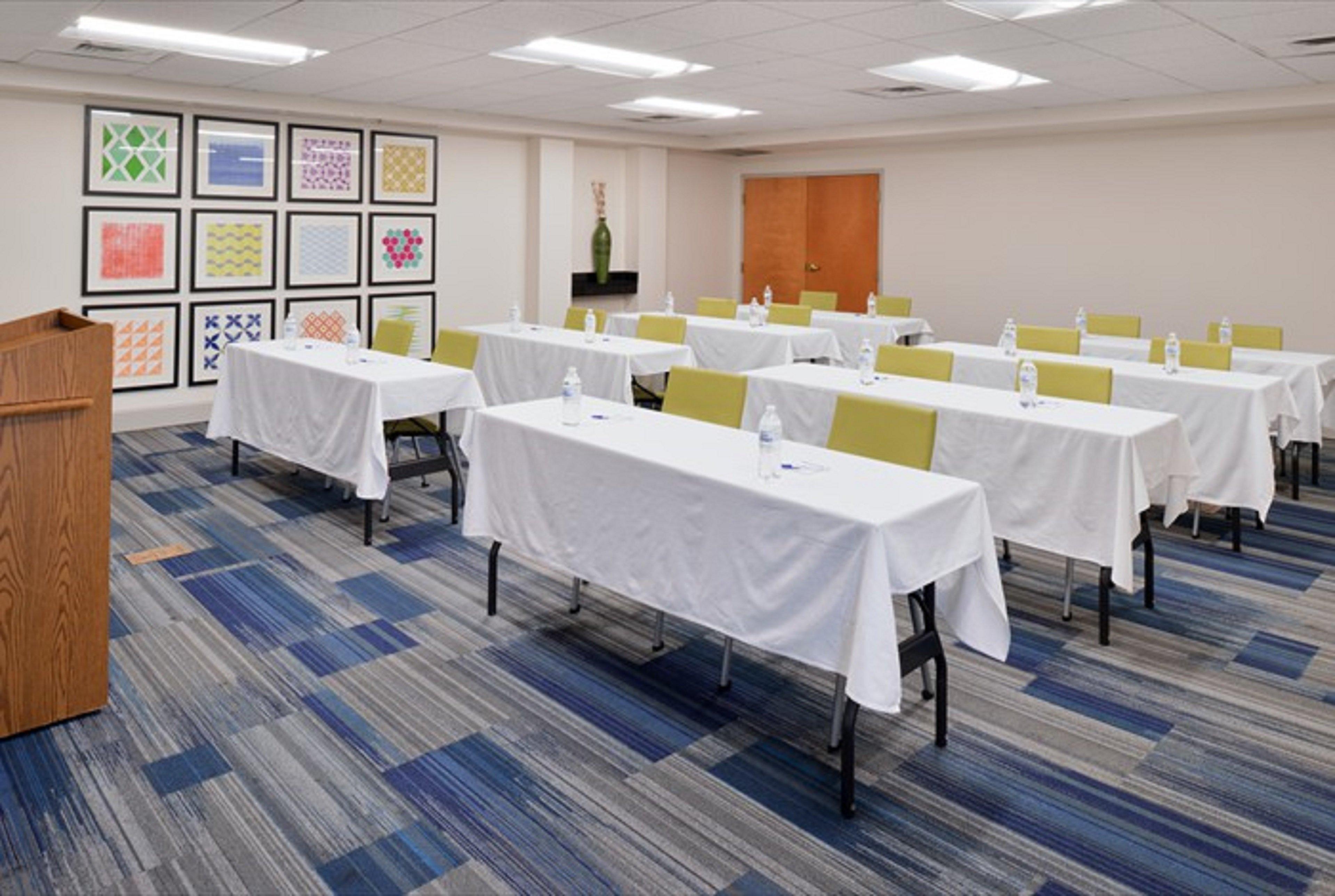 Express & - Norman By Ihg Hotel